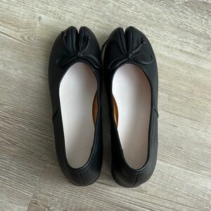 Women's Black Tabi Pumps